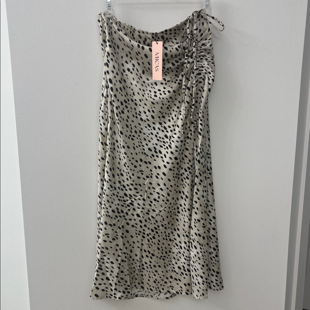 Chic Leopard Midi Skirt